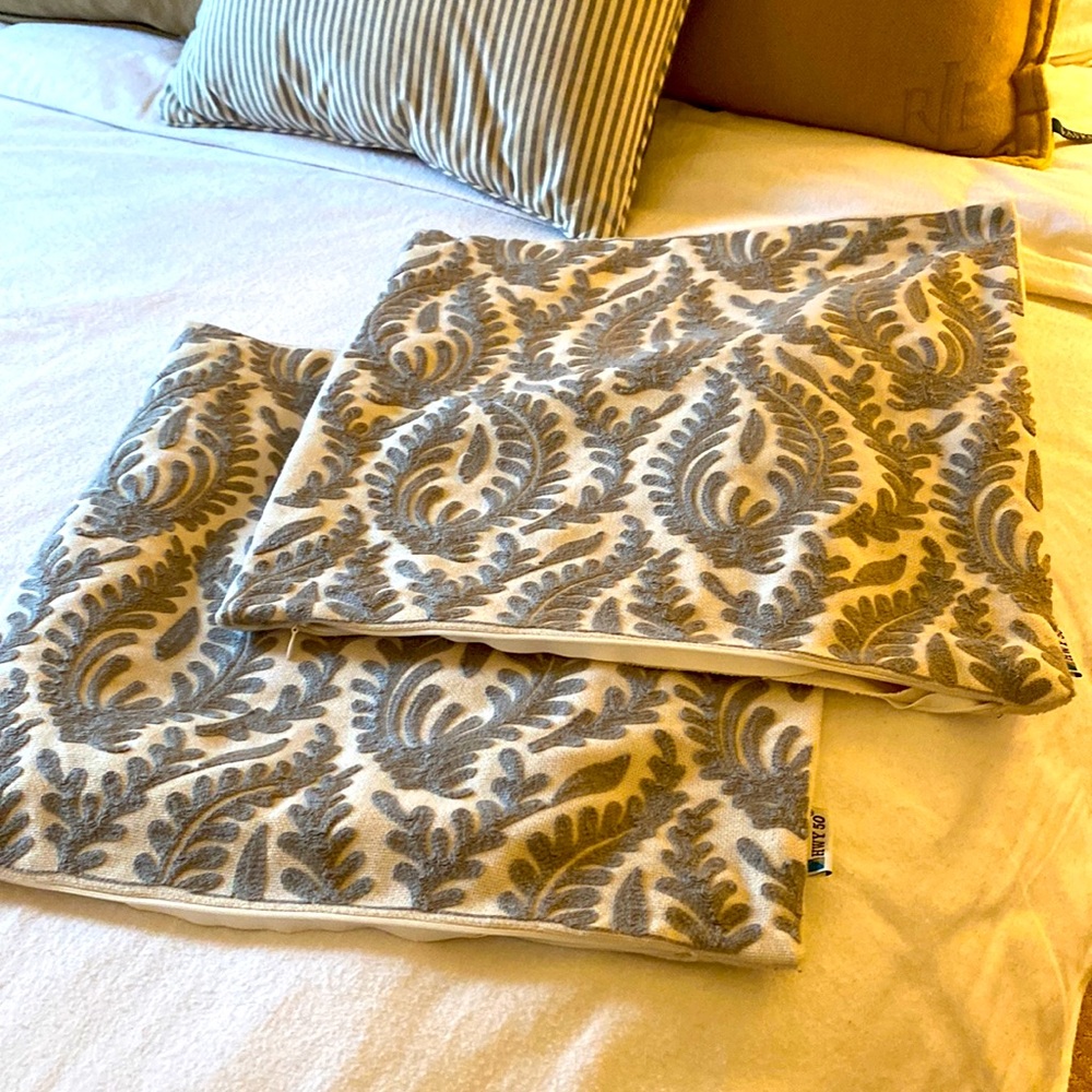 Throw pillow covers
